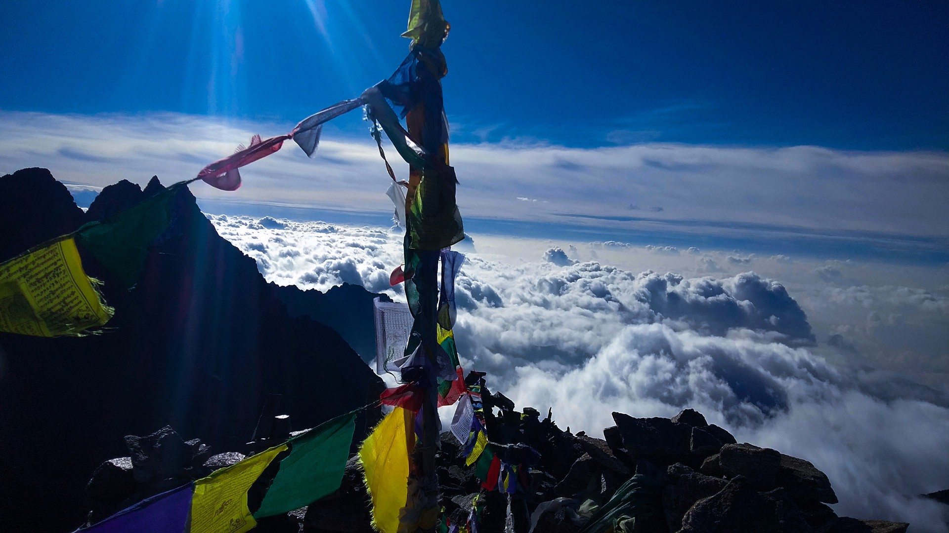 Nepal has variety of outdoor activities for Traveler as like Mountaineering, Trekking, Tour, Hiking, Bungee jumping, Rafting,... Outdoor activities in Nepal